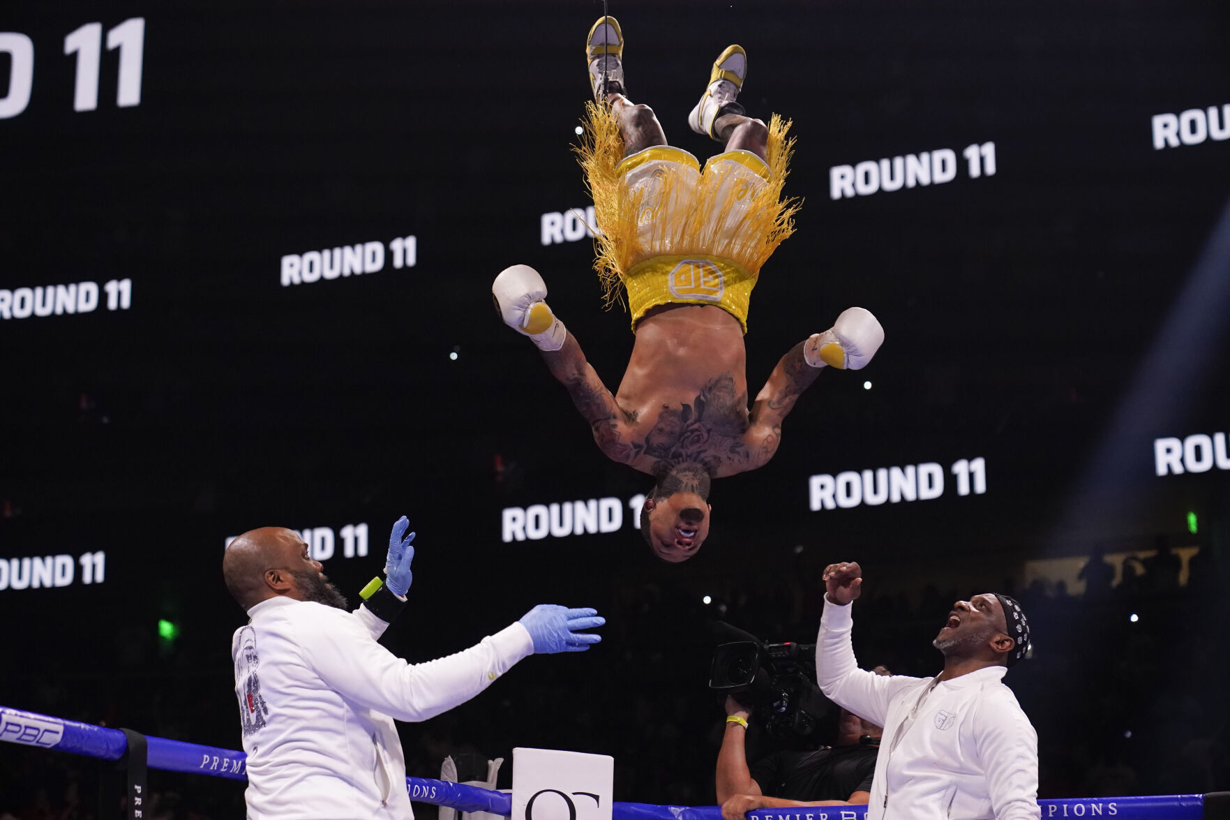 APTOPIX Davis Barrios Boxing